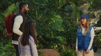 kaley cuoco blue dress priceline commercial Priceline.com TV Spot, 'Bundle Up' Featuring Kaley Cuoco