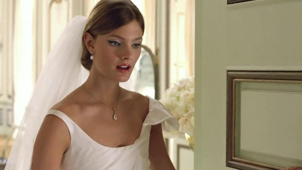 Estee Lauder Beautiful TV Commercial, Song by Damien Leith