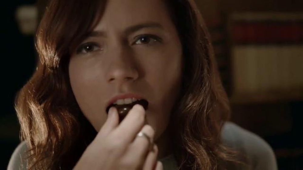 Dove Chocolate Real Cranberries TV Commercial, 'Fruit Scavenger Hunt