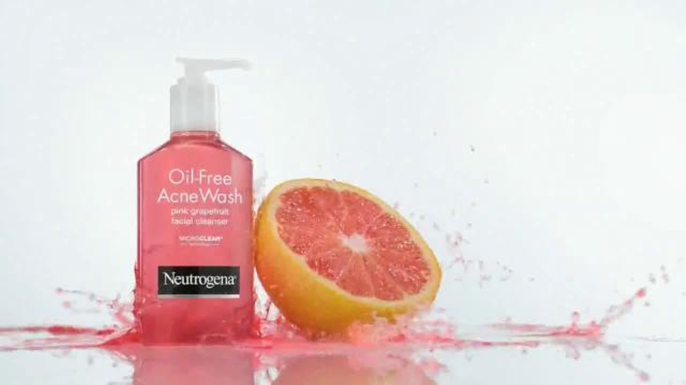 Neutrogena Oil-Free Acne Wash TV Spot., 'Clearer Skin' Feat. Eiza Gonzalez
