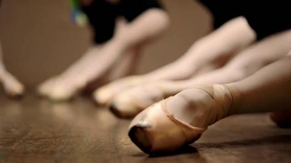 Gold Bond Ultimate TV Commercial, 'Dancers Feet'