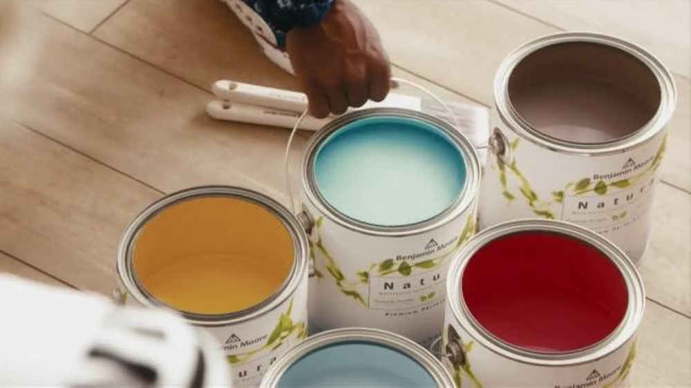 Benjamin Moore Natura TV Spot, 'Paint Safe Enough for Your Family