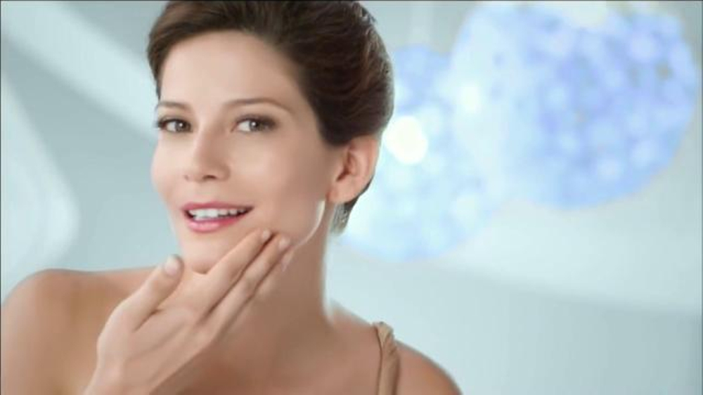 Teatrical Skin Lightening Cream Commercial Televisivo