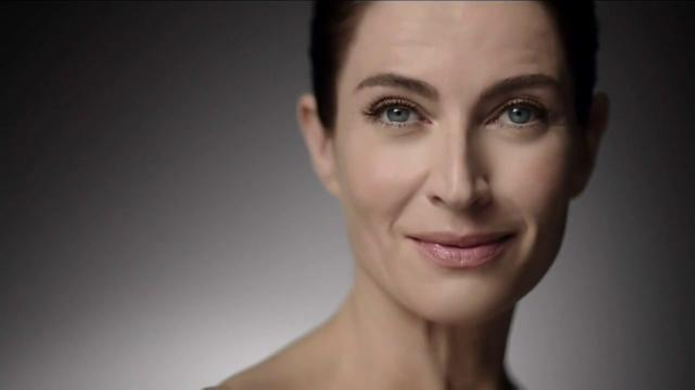 RoC Retinol Correxion Deep Wrinkle Night Cream TV RoC Retinol Correxion Deep Wrinkle Night Cream TV