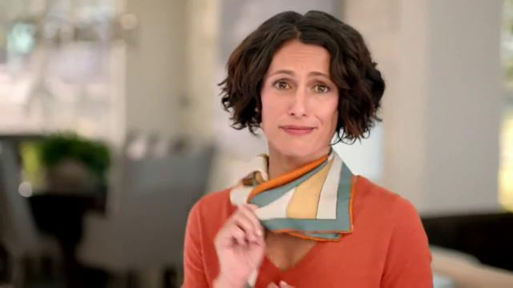 Gold Bond Ultimate Neck & Chest Firming Cream TV Commercial, 'Scarf'