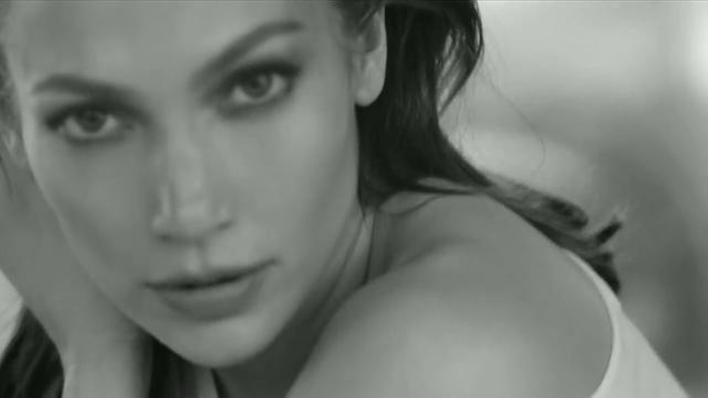 L'Oreal Paris Bright Reveal TV Commercial, 'Brilla' con Jennifer Lopez