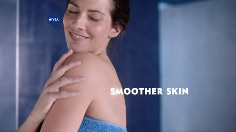 Nivea In-Shower Body Lotion TV Commercial, 'Fast Absorbing Moisturizer'