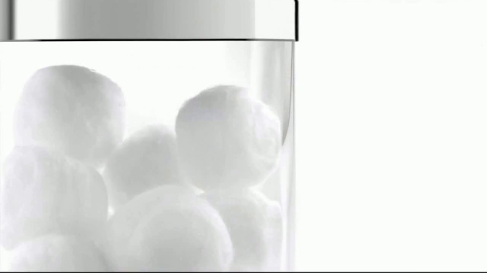 Clinique TV Commercial, 'Three-Step Cleansing Routine: Holiday Set'