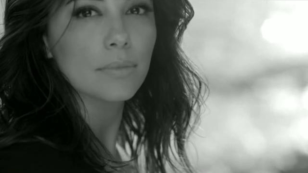 L'Oreal Revitalift Cream TV Commercial, 'Las arrugas' con Eva Longor