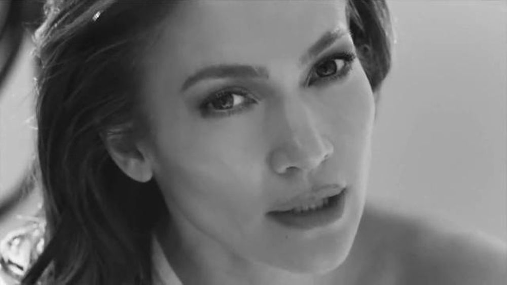 L'Oreal Paris Bright Reveal TV Commercial, 'Glow' Featuring Jennifer Lopez