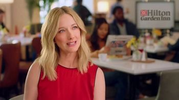 judy greer red dress Judy Greer Doesn't Know What You Know Her From