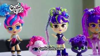 CURLIGIRLS - Poupées à collectionner - Poupée Kelli - Cheveux magiques pour des coiffures à l'infini - Cadeau jouet fille - Accessoires inclus - Poupée 15 cm