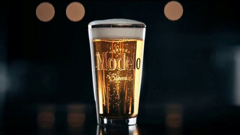 Modelo Especial TV Commercial, 'The Fight for the Model Beer' iSpot.tv