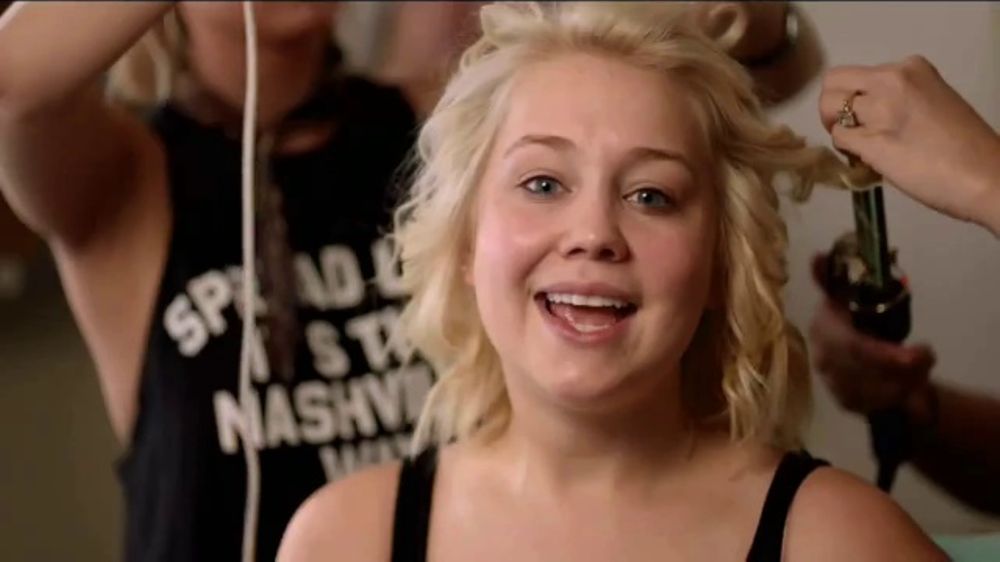 Aveeno Clear Complexion TV Commercial, '2017 CMT Music Awards' Featuring RaeLynn