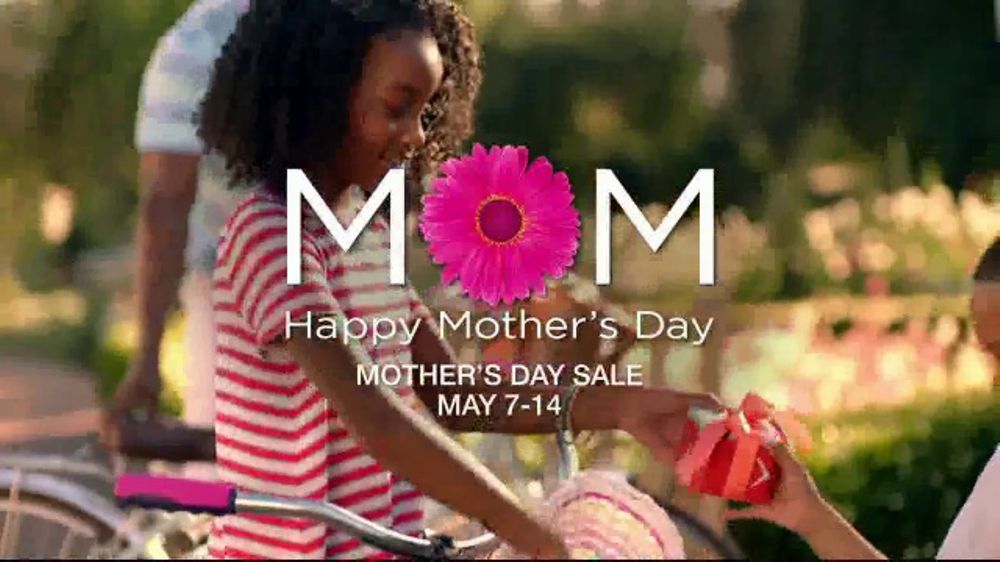 Belk Mother's Day Sale TV Commercial, 'Bonus Buys and Clinique Gift Sets'